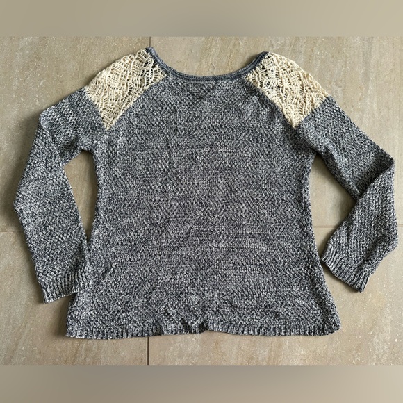 M - Pink Rose Sweater - Picture 6 of 11